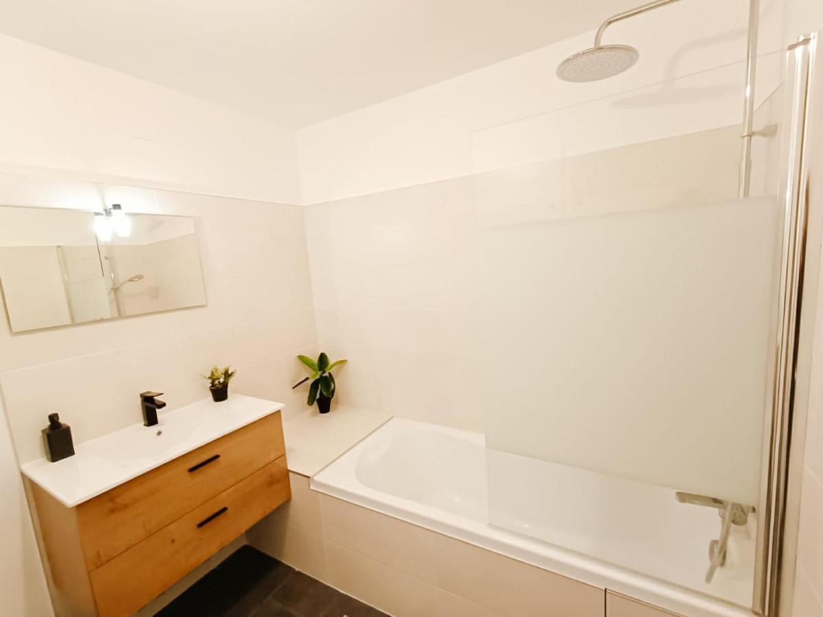 Cosy Calypso 2Ch - Quartier Des Halles & Parking 波城 外观 照片